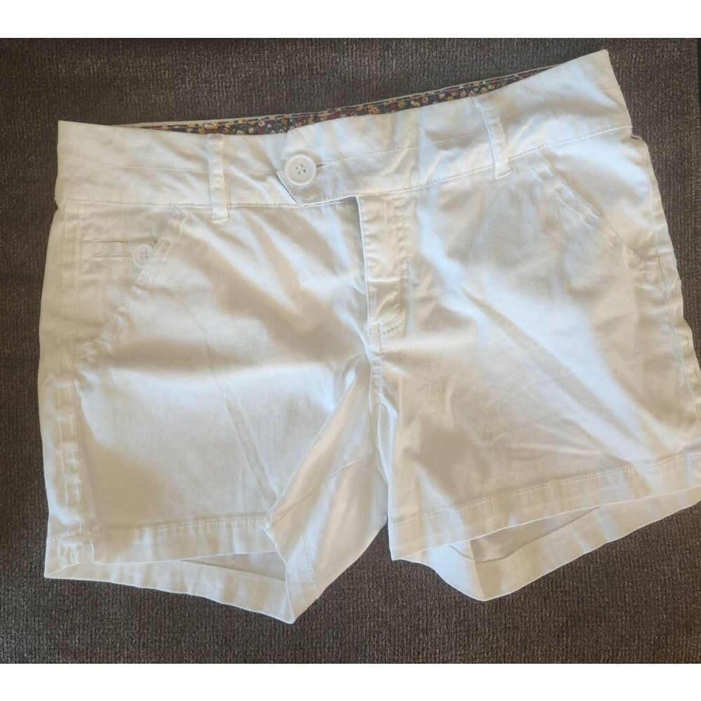 W35 Blue Epic cute white shorts